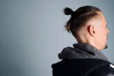 Havalı ve Trend Bir Top Knot Saç Modeli Nasıl Yapılır?